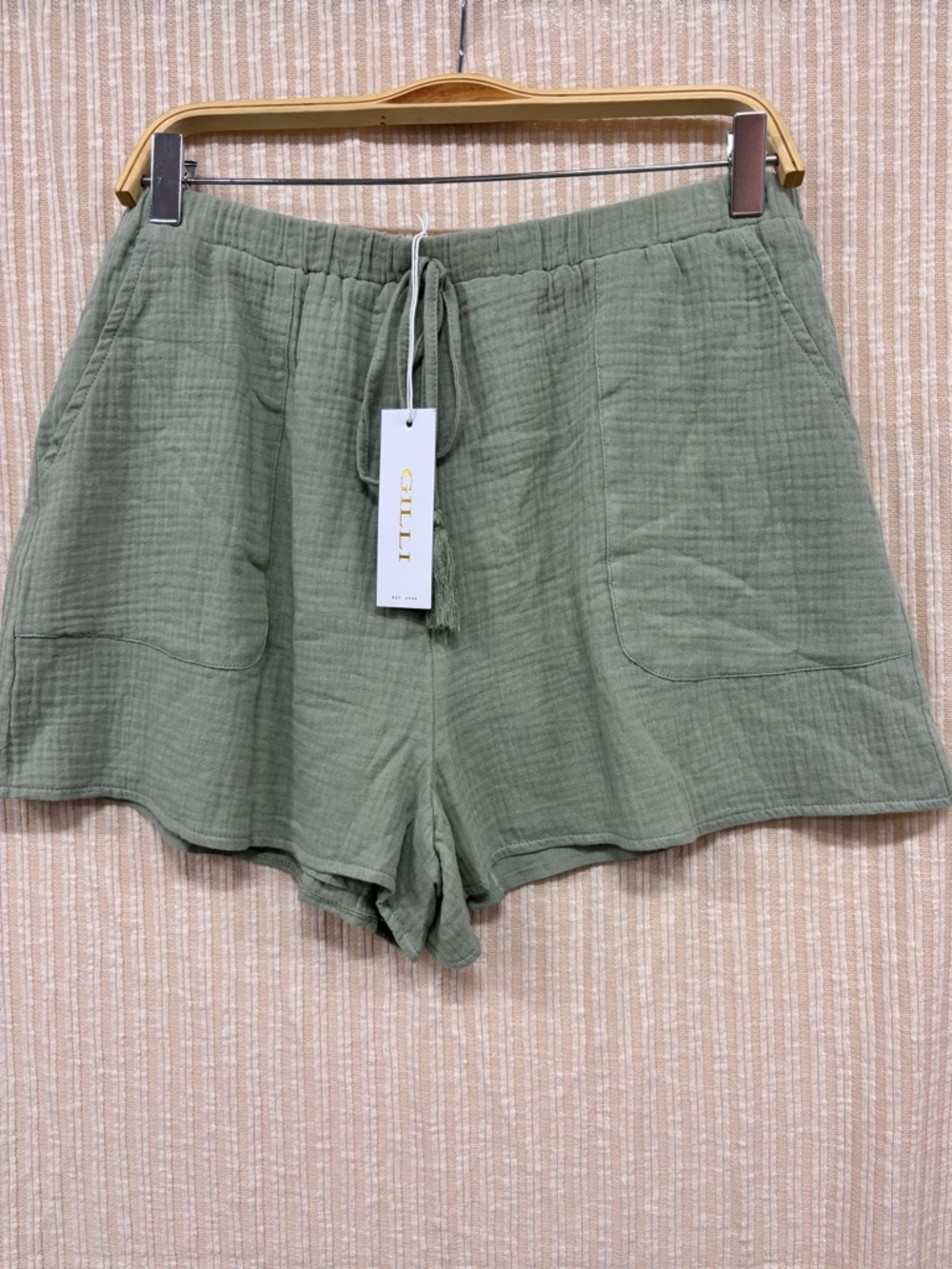 Gilli Olive Green Textured Drawstring Shorts